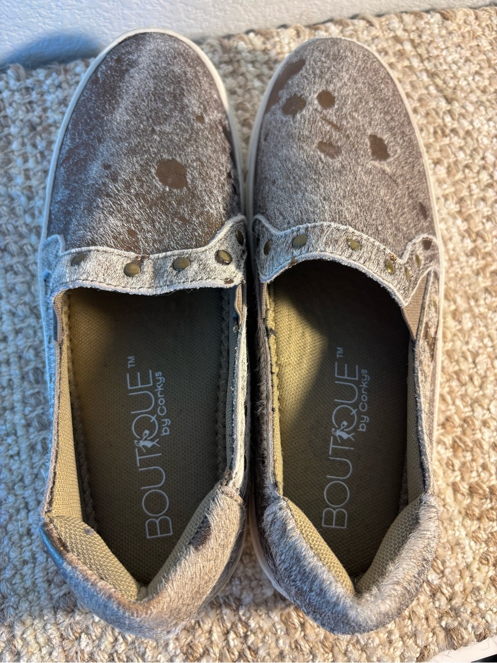 Boutique by Corkys Pine Top Cowhide Print Studded Slip-On Sneakers Size 7 - Picture 2 of 7